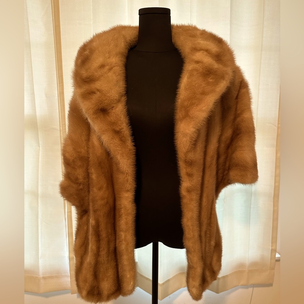 *SOLD* Vintage Pastel Mink Fur Stole with a Shawl Collar - Picture 8 of 11